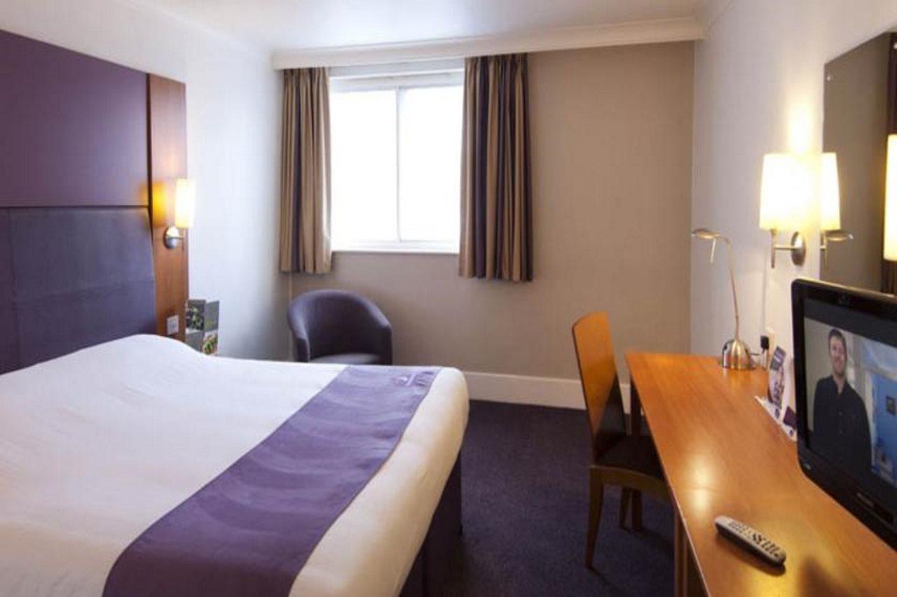 Wateringbury Premier Inn Maidstone מראה חיצוני תמונה