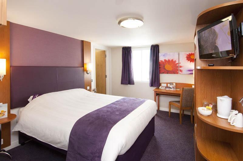 Wateringbury Premier Inn Maidstone מראה חיצוני תמונה
