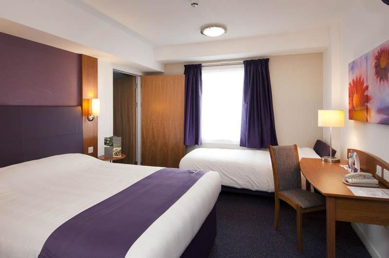 Wateringbury Premier Inn Maidstone מראה חיצוני תמונה